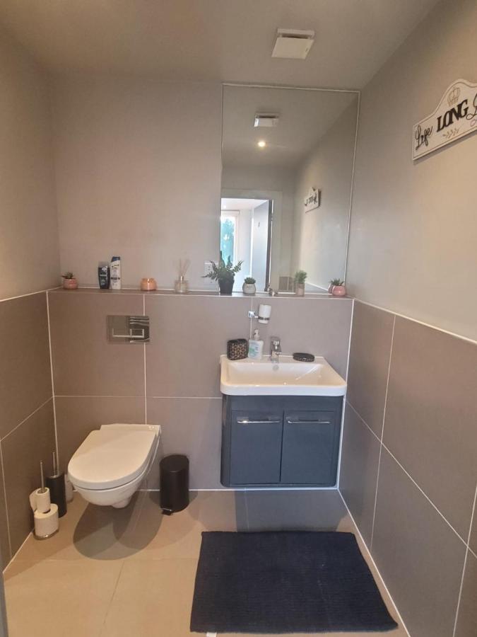 Amazing London 1 Bedroom Flat In Astral House As18 Norbury  Exterior photo